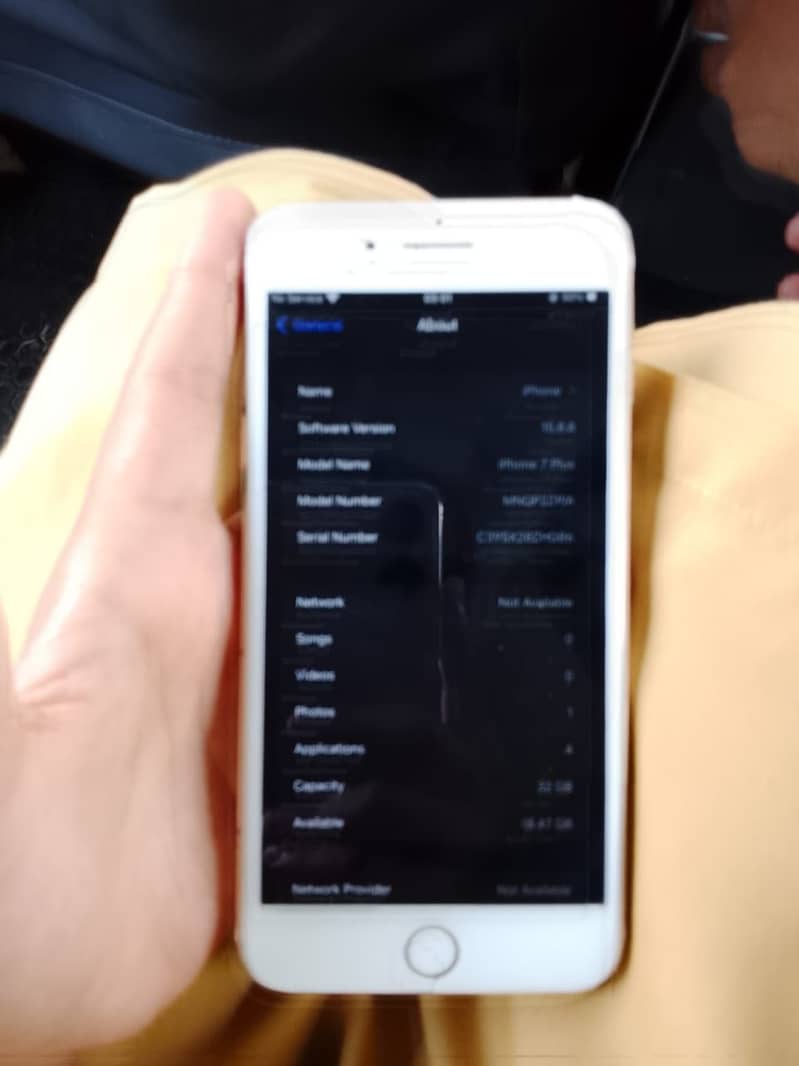 Apple iPhone 7 Plus 3