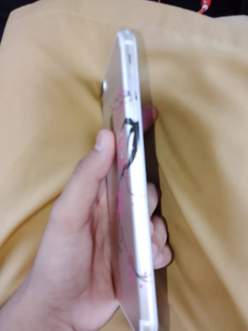 Apple iPhone 7 Plus 5