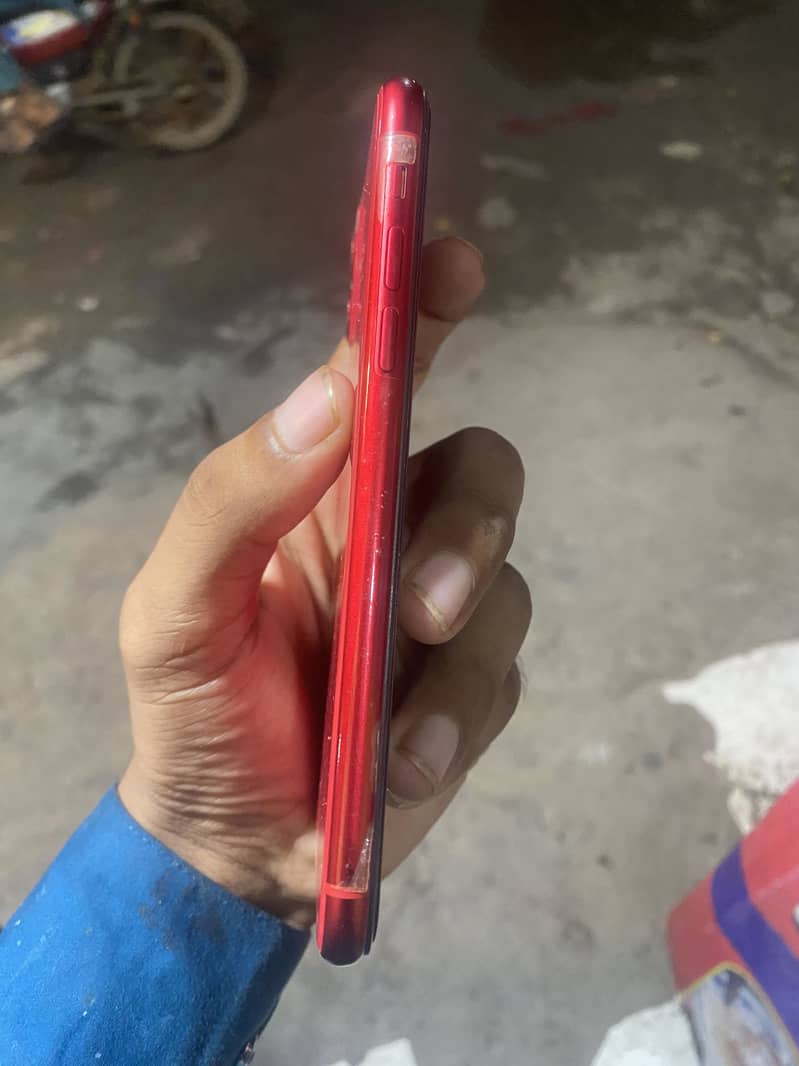 Apple iPhone 11 3