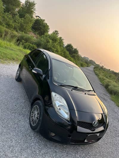 Toyota vitz 2009 model 1300cc Available for sale