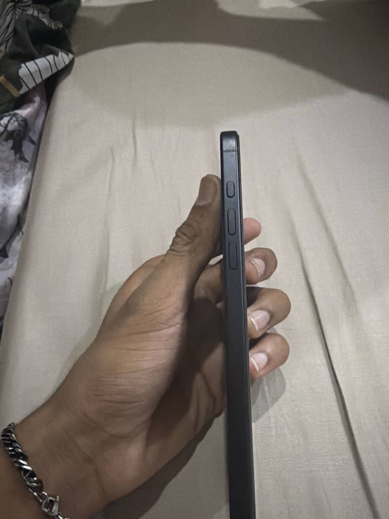 Apple iPhone 16 Plus 2