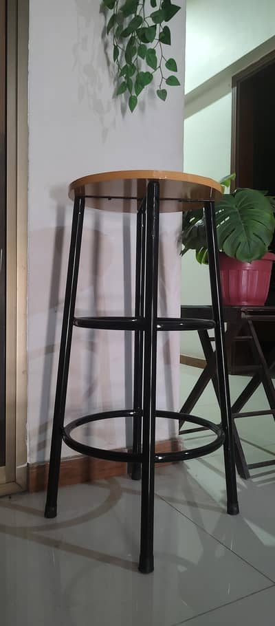 Stool iron and wood