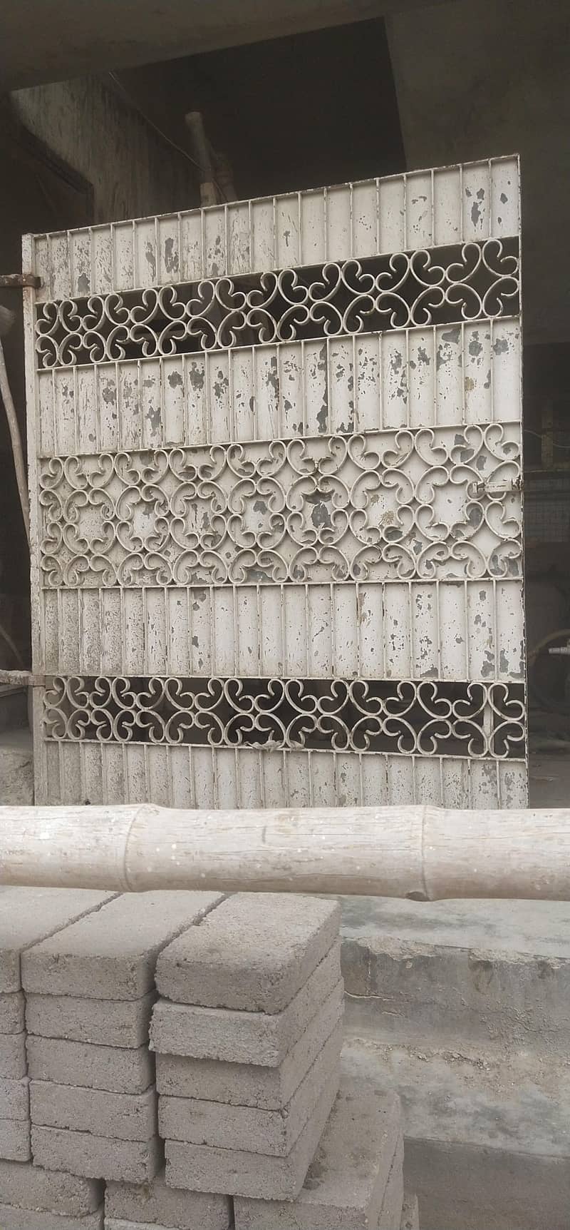 Main gate 0