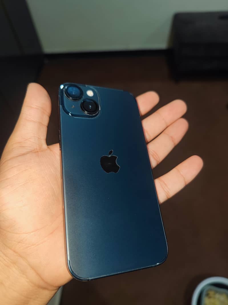 Apple iPhone 13 2