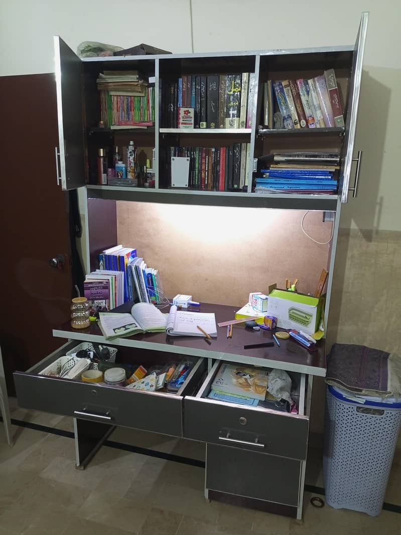 Study Table divider 1