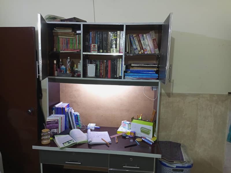Study Table divider 2