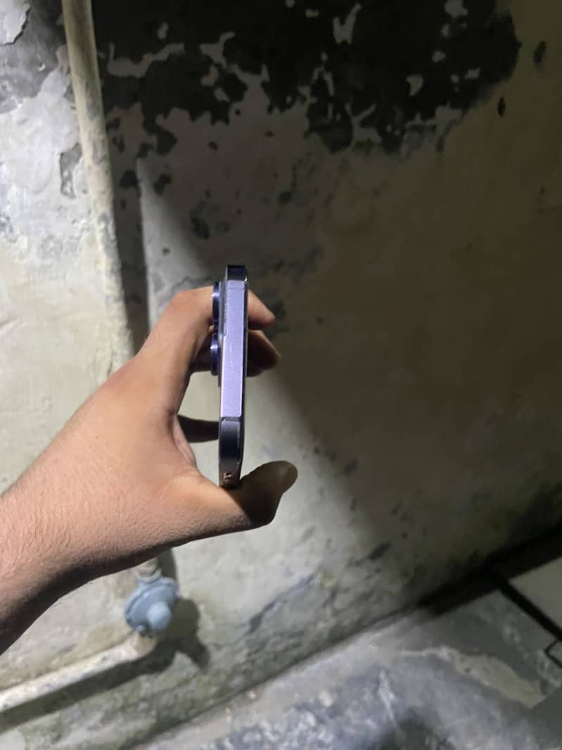 Apple iPhone 14 Pro Max 1