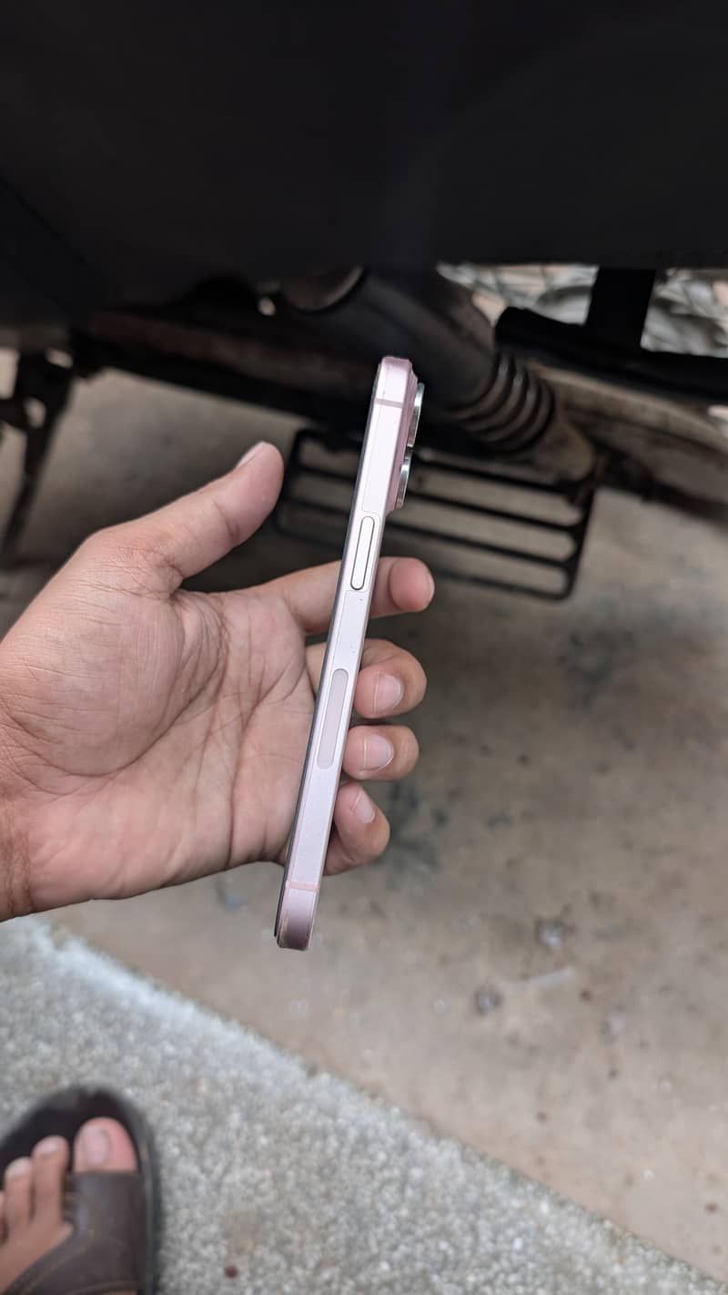 Apple iPhone 15 5
