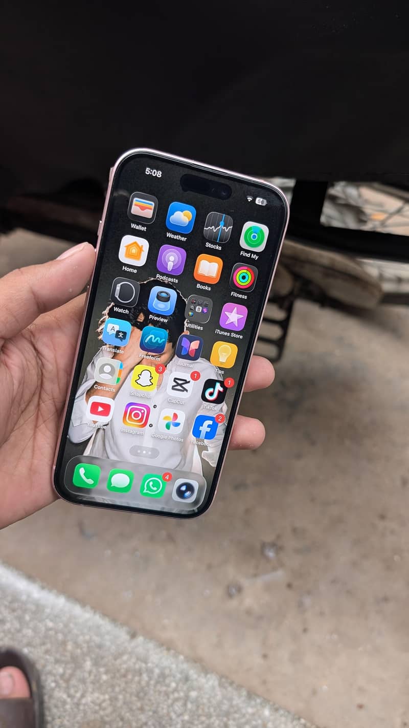 Apple iPhone 15 6
