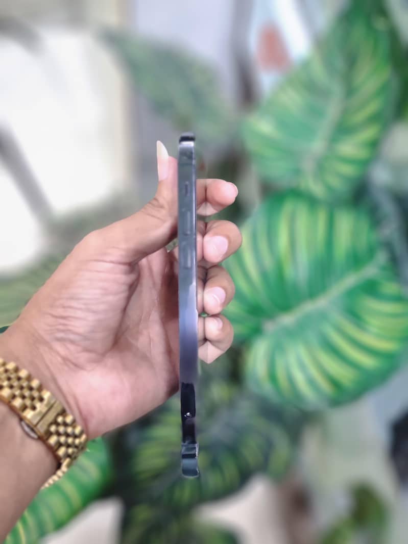 Apple iPhone 12 Pro 2