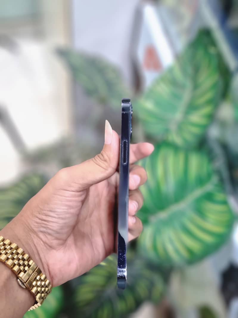 Apple iPhone 12 Pro 4