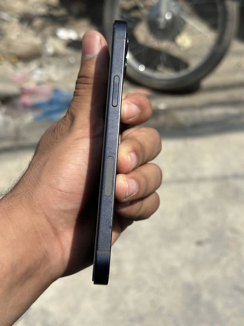 Apple iPhone 12 1