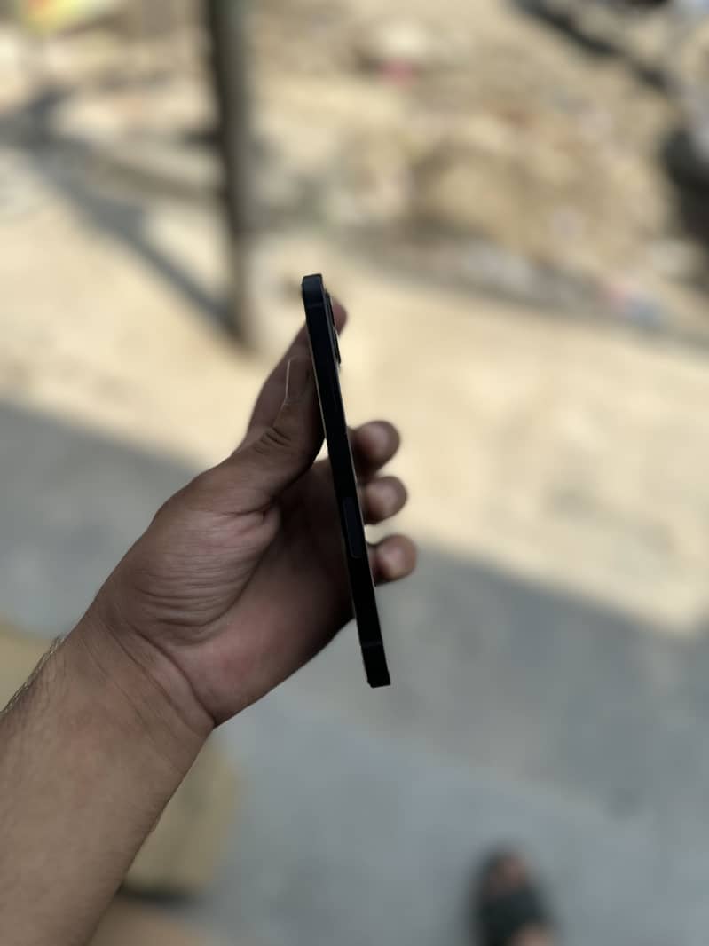 Apple iPhone 12 5