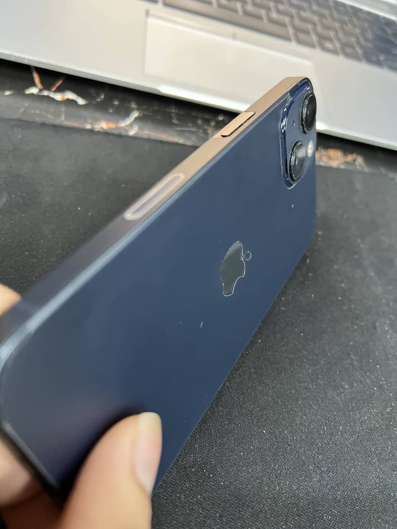 Apple iPhone 13 1