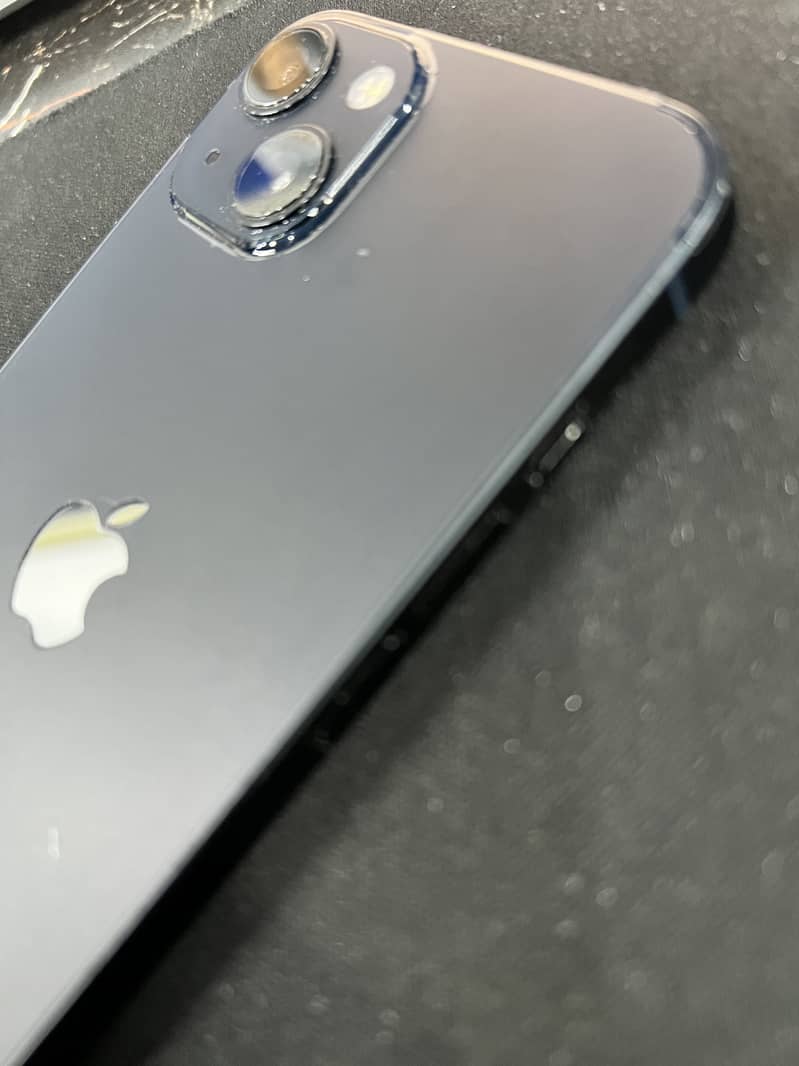 Apple iPhone 13 2