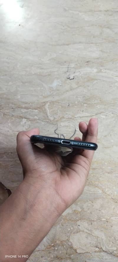 Apple iPhone 7