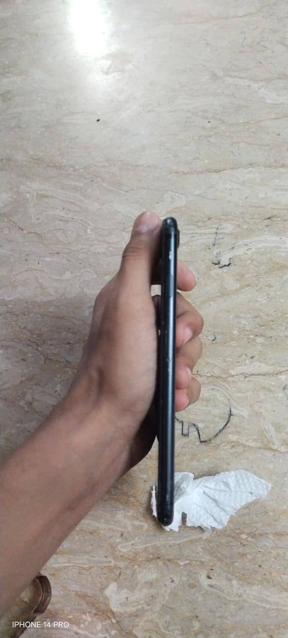 Apple iPhone 7 1