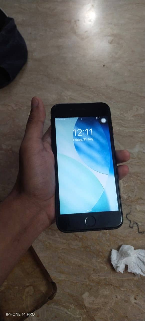 Apple iPhone 7 3