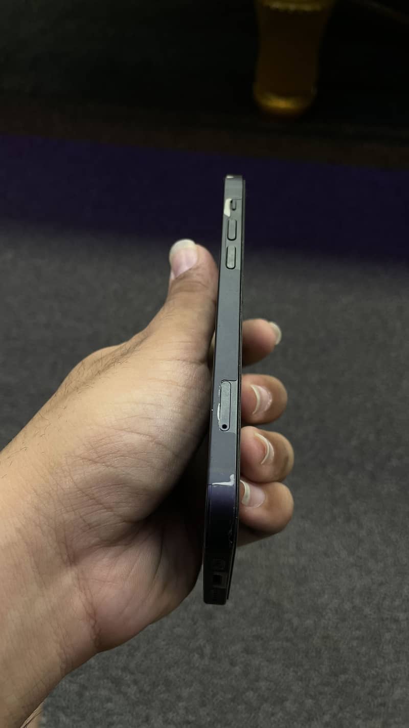 Apple iPhone 12 3