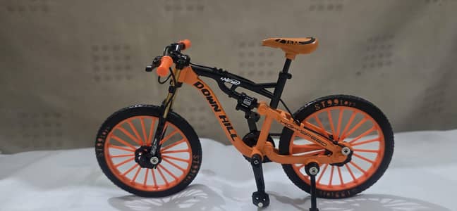 Diecast Downhill High-Speed Model – For Sale