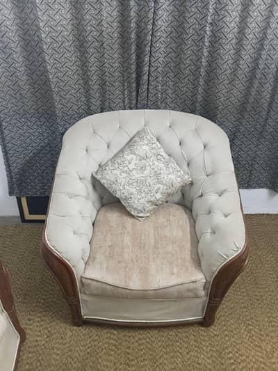 Sofa Set 5 Seater used with cushions.