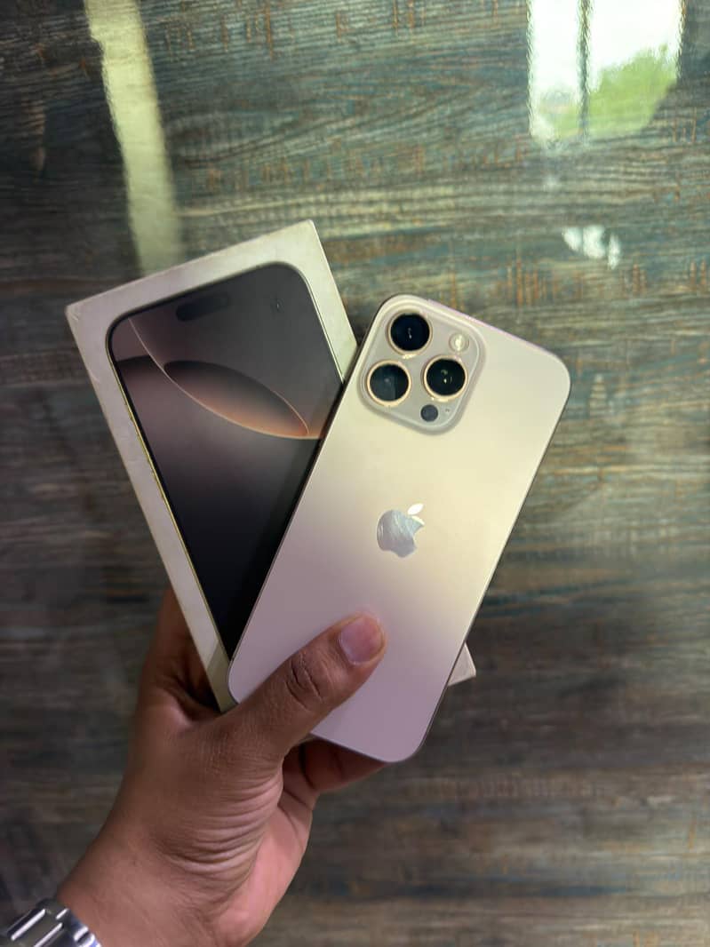 Apple iPhone 16 pro max 0