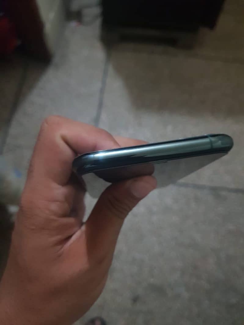 Apple iPhone 11 Pro Max 3
