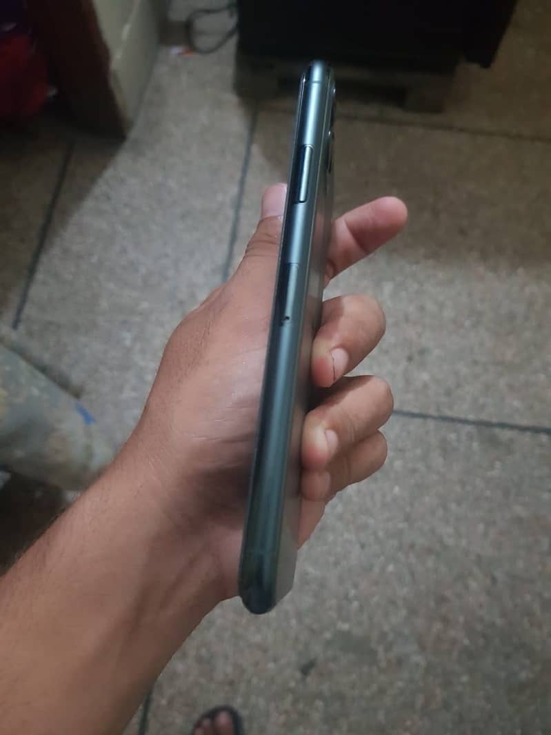 Apple iPhone 11 Pro Max 5