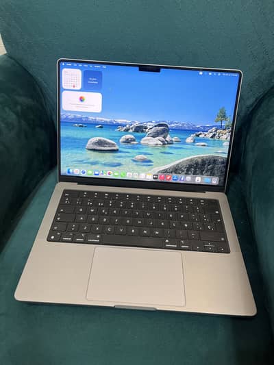 Macbook M3 Pro 16/512  // 100% Battery health // Condition 10/10