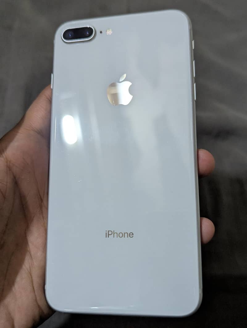 Apple iPhone 8 Plus 1