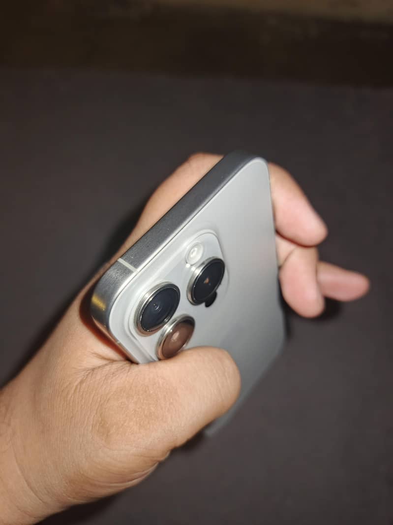 Apple iPhone 15 Pro 1