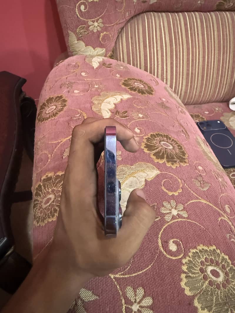 Apple iPhone 13 Pro Max 2
