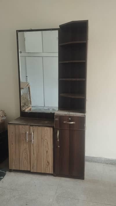 Dressing table