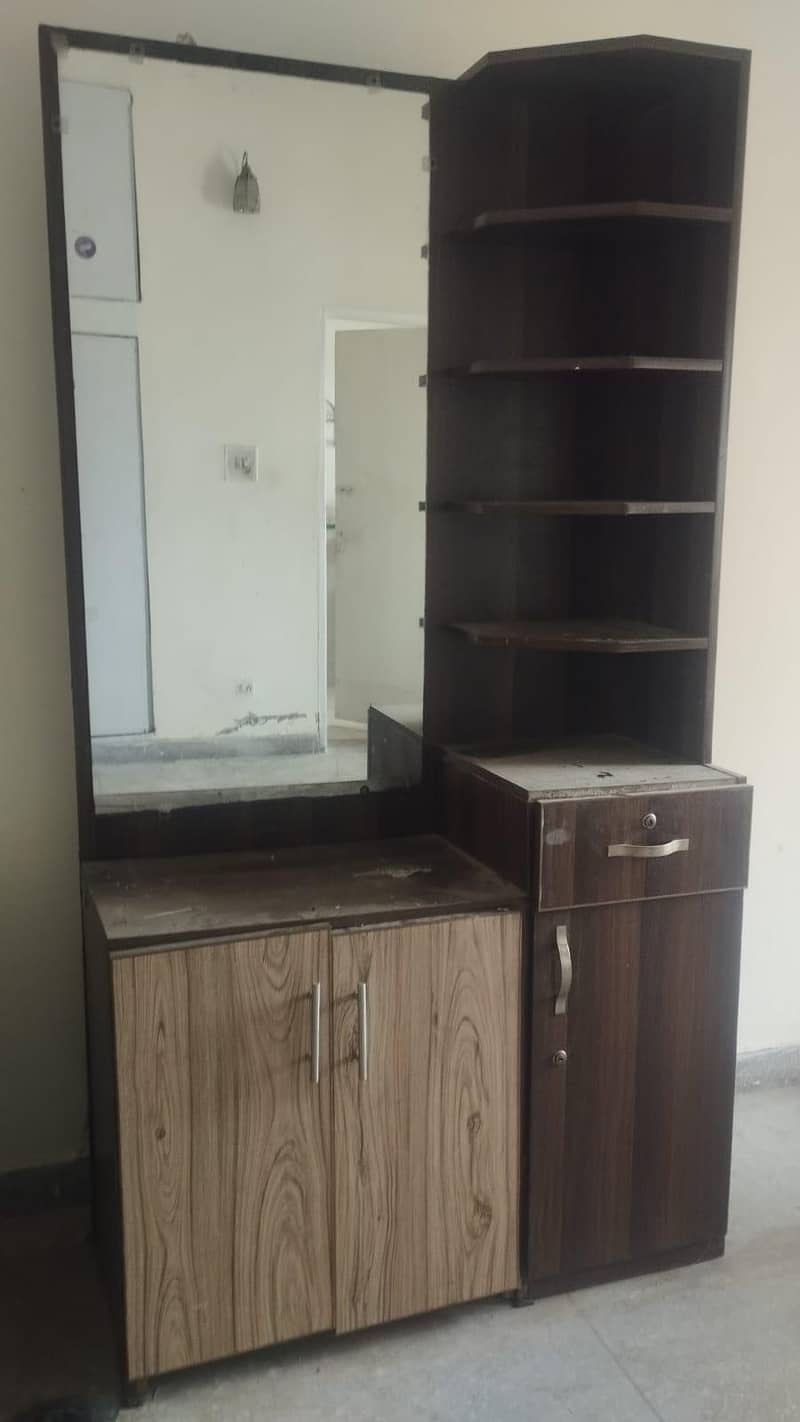 Dressing table 3