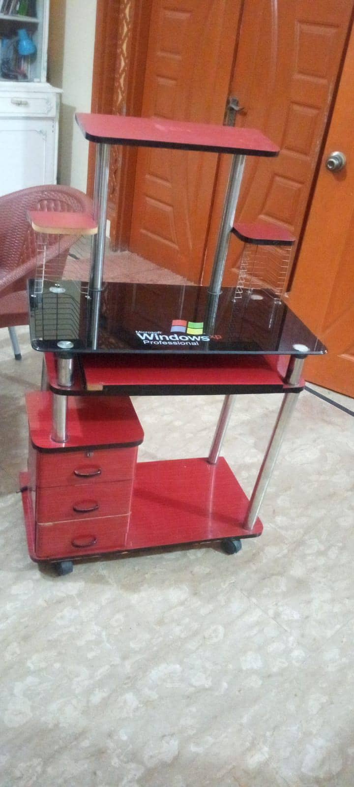 computer table with draws 1