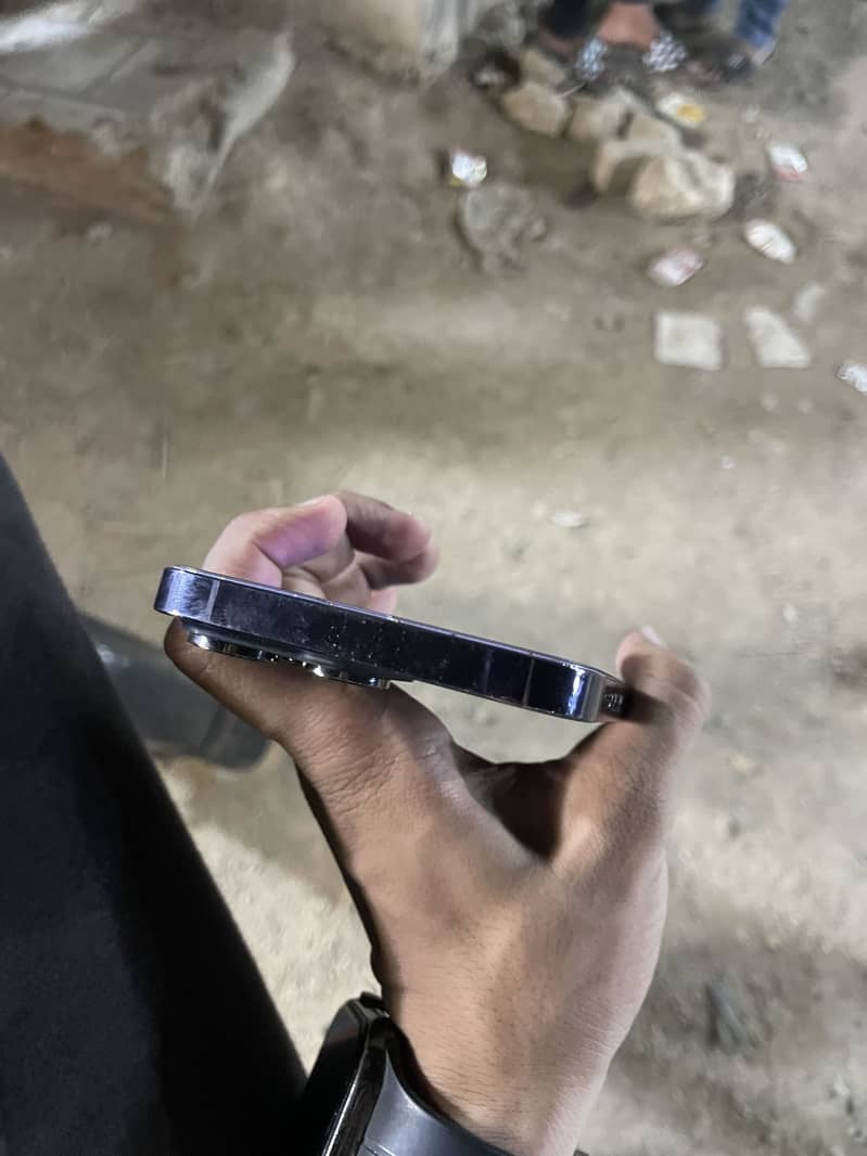 Apple iPhone 14 Pro Max 0
