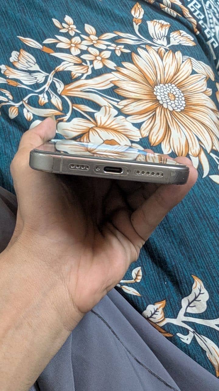 Apple iPhone 15 Pro Max 1