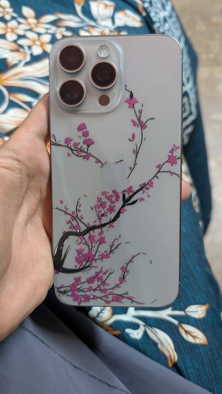 Apple iPhone 15 Pro Max 3