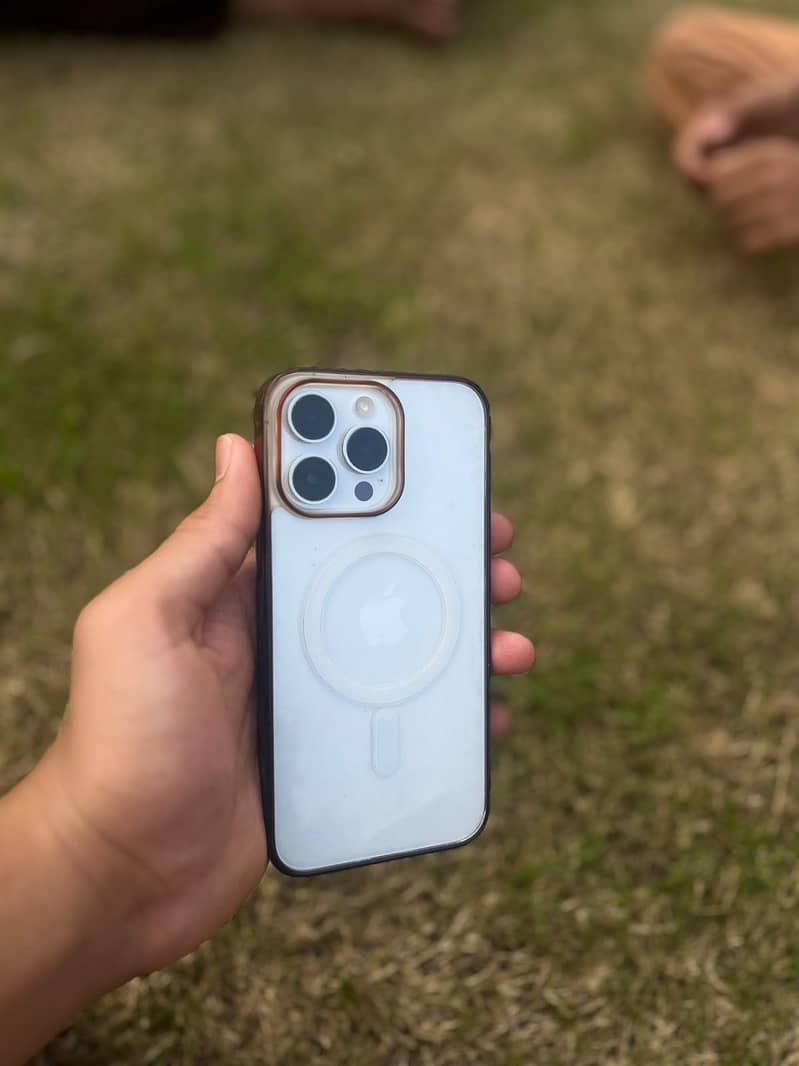 Apple iPhone 14 Pro Max 0