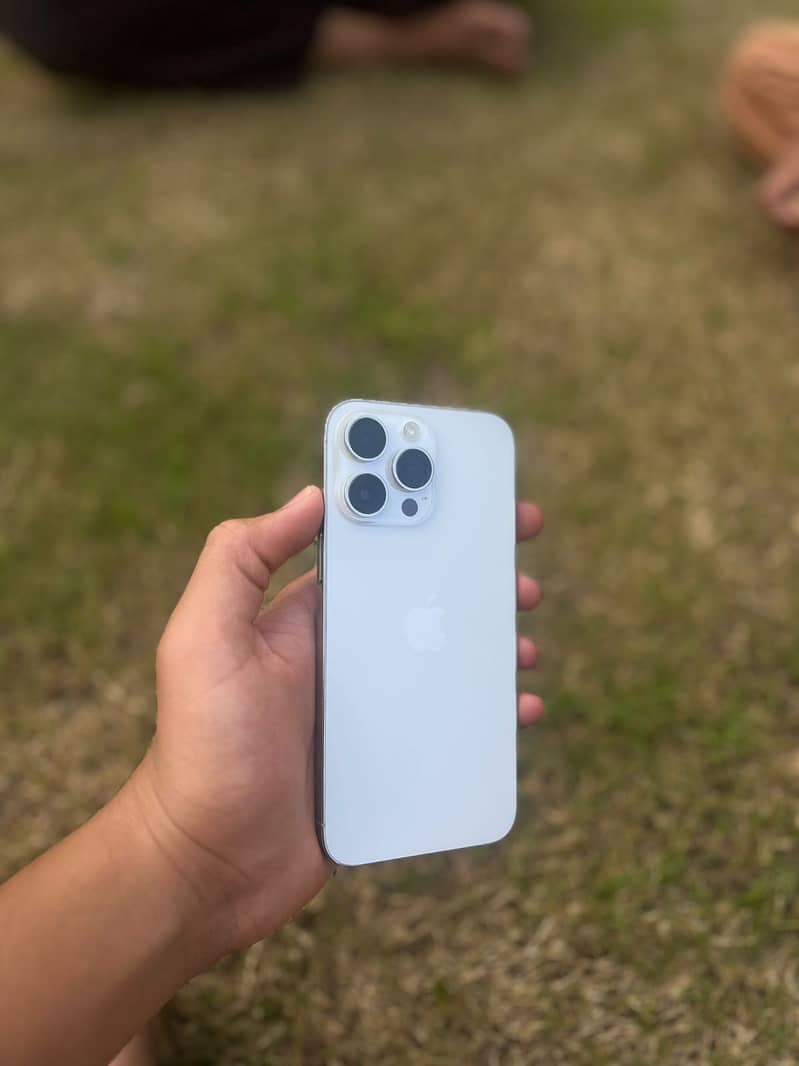 Apple iPhone 14 Pro Max 1