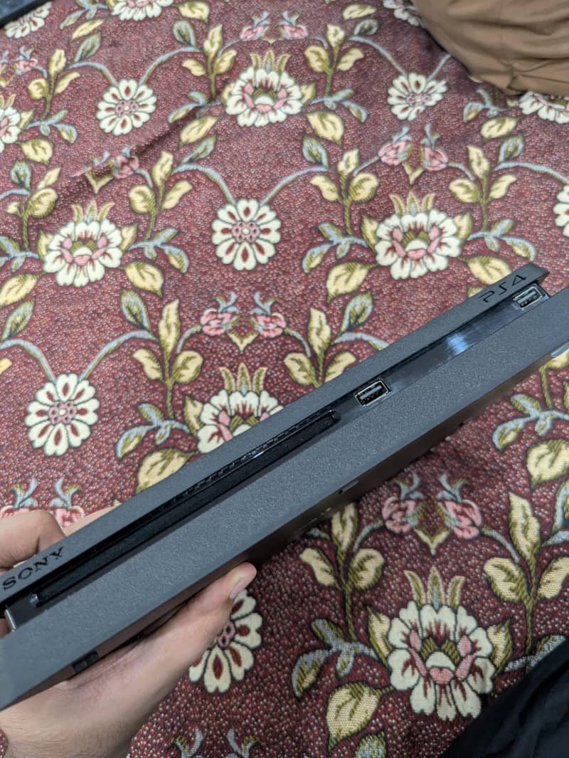 PS4 SLIM 2