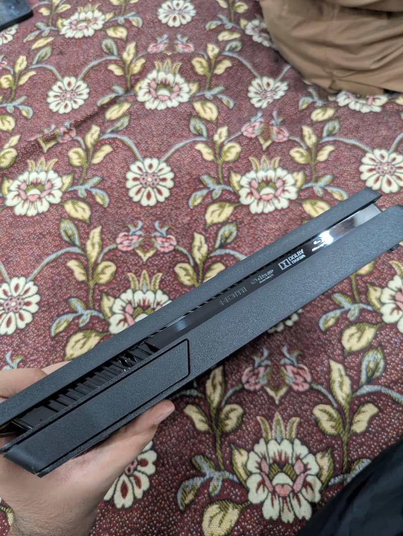 PS4 SLIM 3