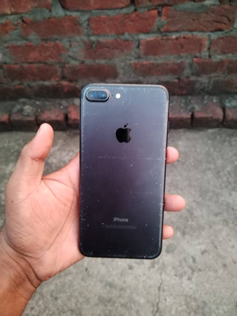 Apple iPhone 7 Plus 1