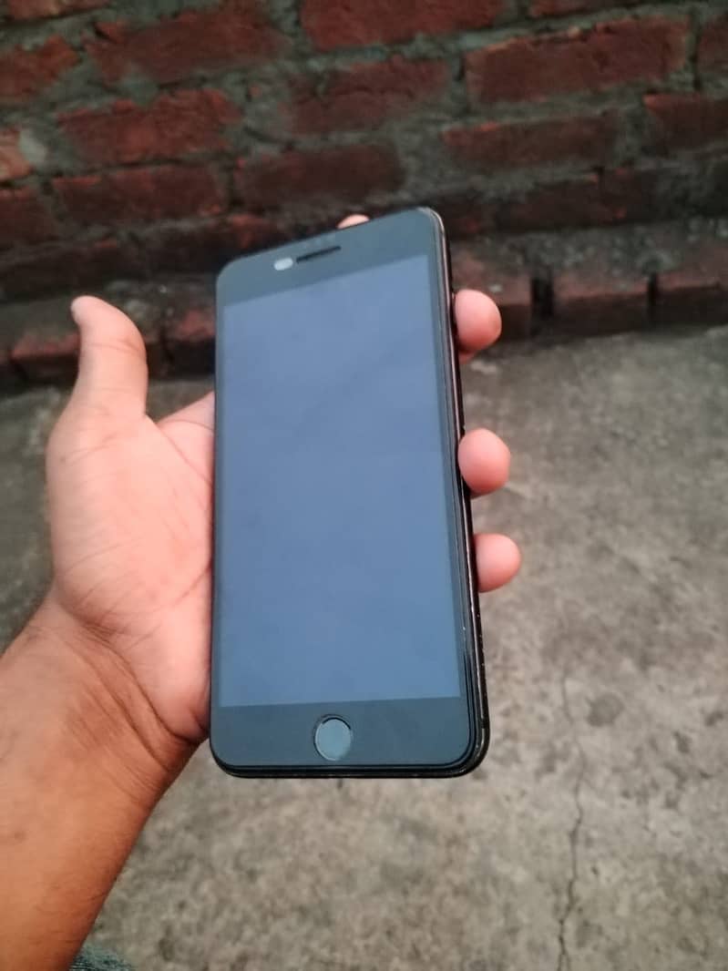 Apple iPhone 7 Plus 5