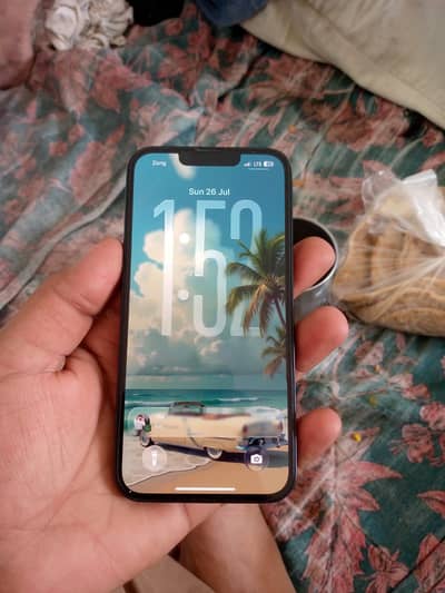 Apple iPhone 13