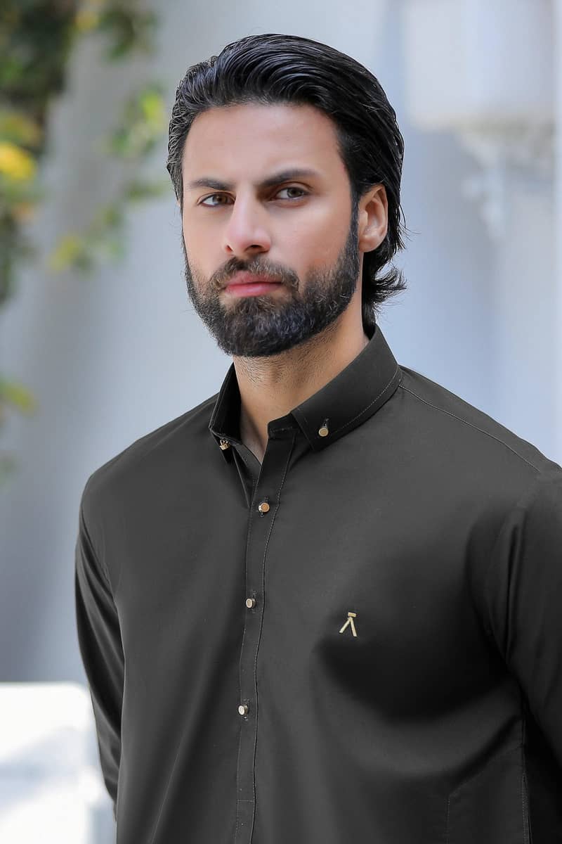 جینٹس سوٹ سلائ کیے جاتے ہے ہر قسم ڈیزائن کرتا گم سلائ 3