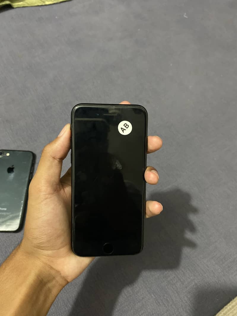 Apple iPhone 7 1