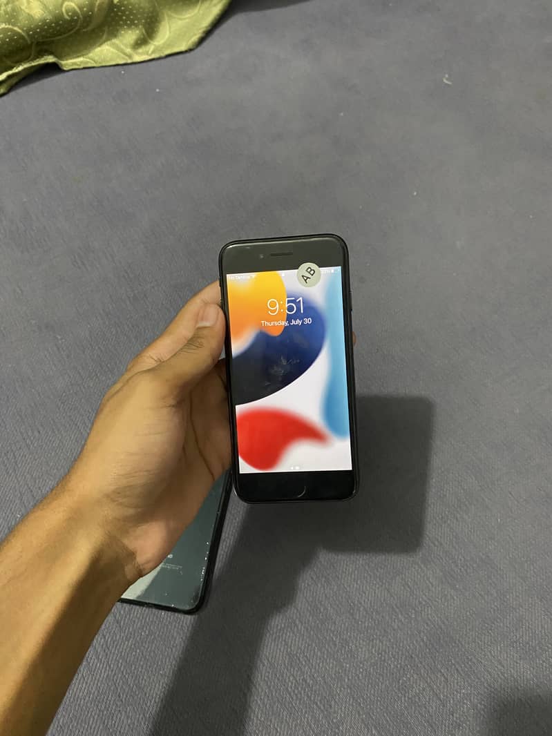 Apple iPhone 7 2