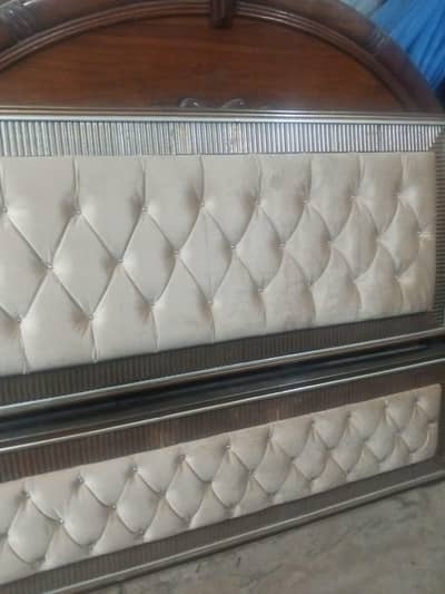 bed for sale size 6/6.5 Joher Karachi price 22000 03101188962