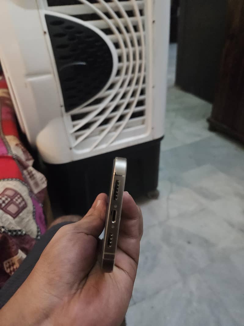 Apple iPhone 14 Pro Max 4